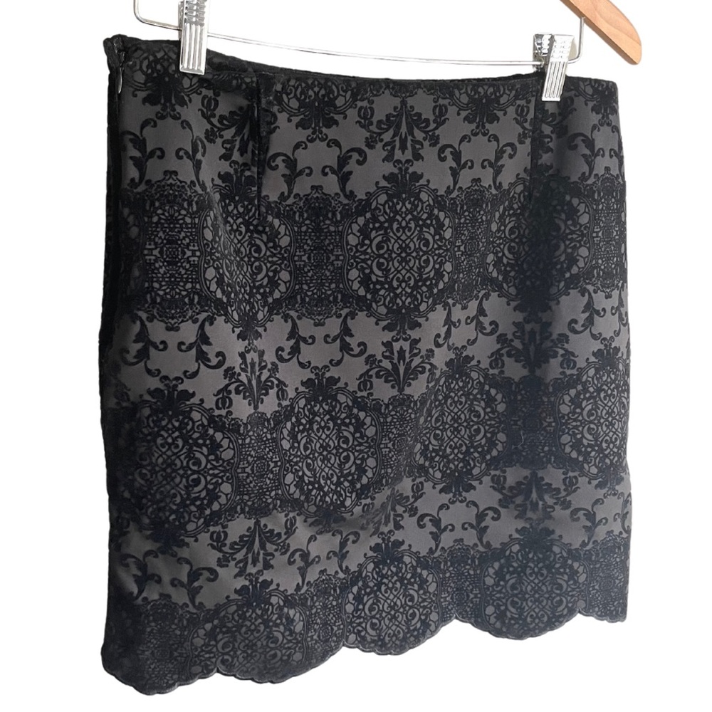 Laundry by Shelli Segal black velvet skirt M